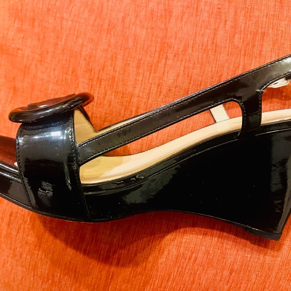 Wonderful Prada,patent leather peep toe wedge. Size 39/9. In very good condition - Picture 3 of 5
